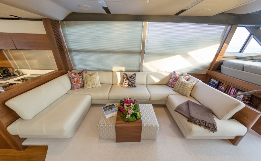 SHAWLIFE-Main-saloon-910x562